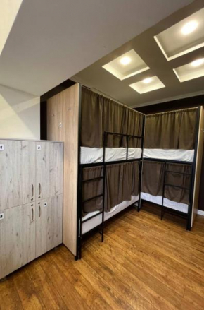 Like Hostel